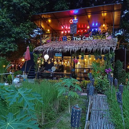 Do Dee Cafe Bangkok Hostel Exteriör bild