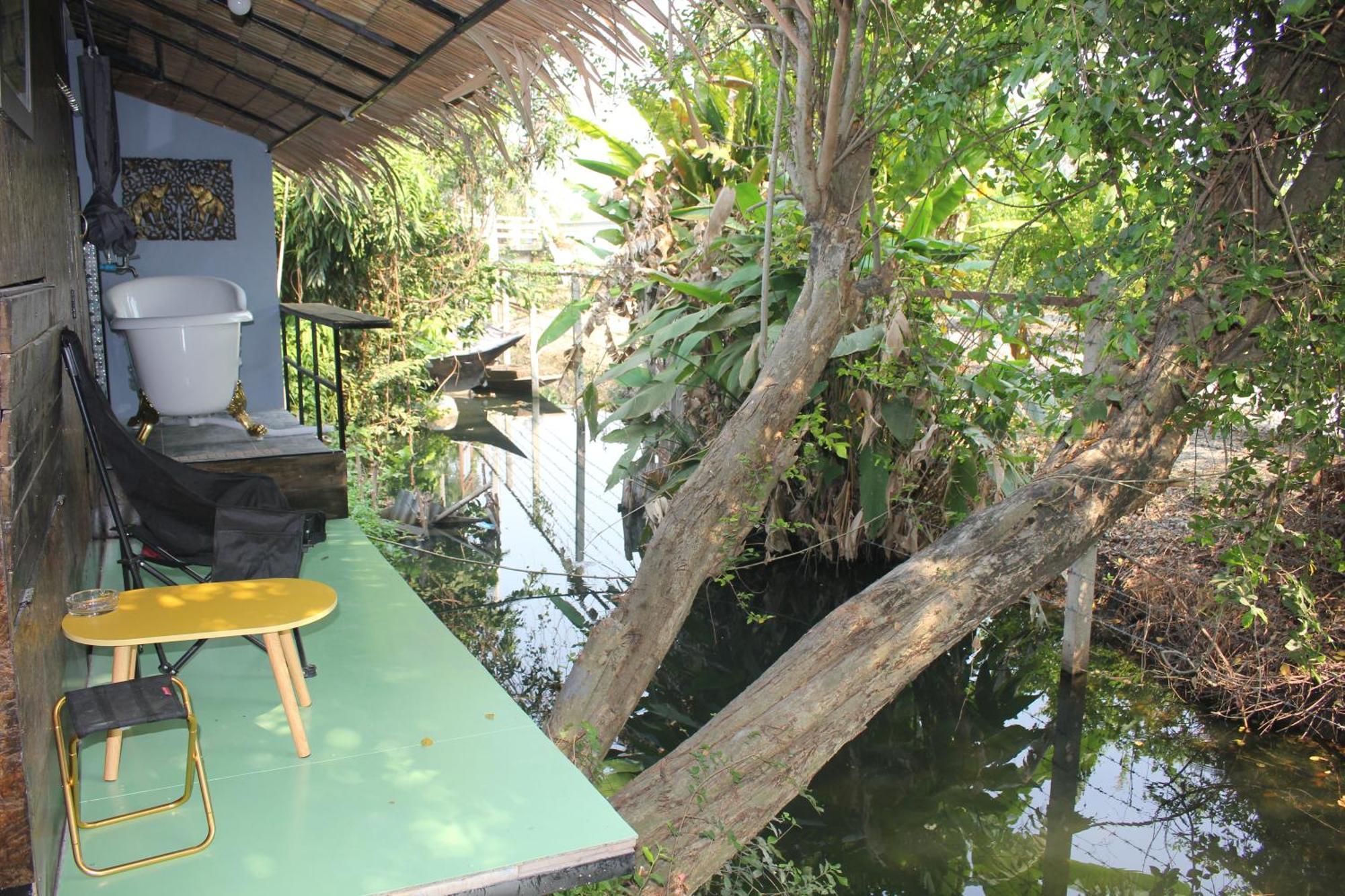 Do Dee Cafe Bangkok Hostel Exteriör bild