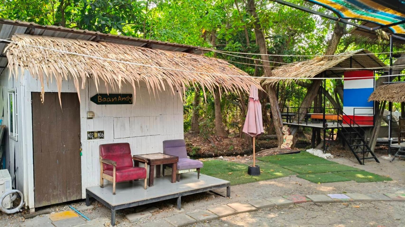 Do Dee Cafe Bangkok Hostel Exteriör bild